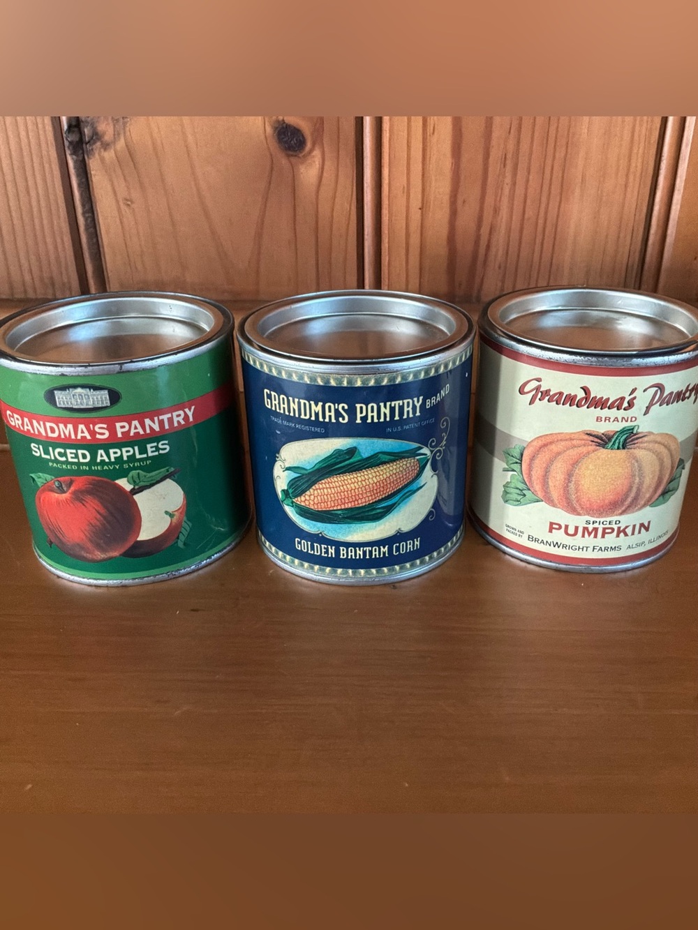 Grandma’s Pantry-3 Different Scents 3 Scented Candles In Retro Tins With Lid NEW